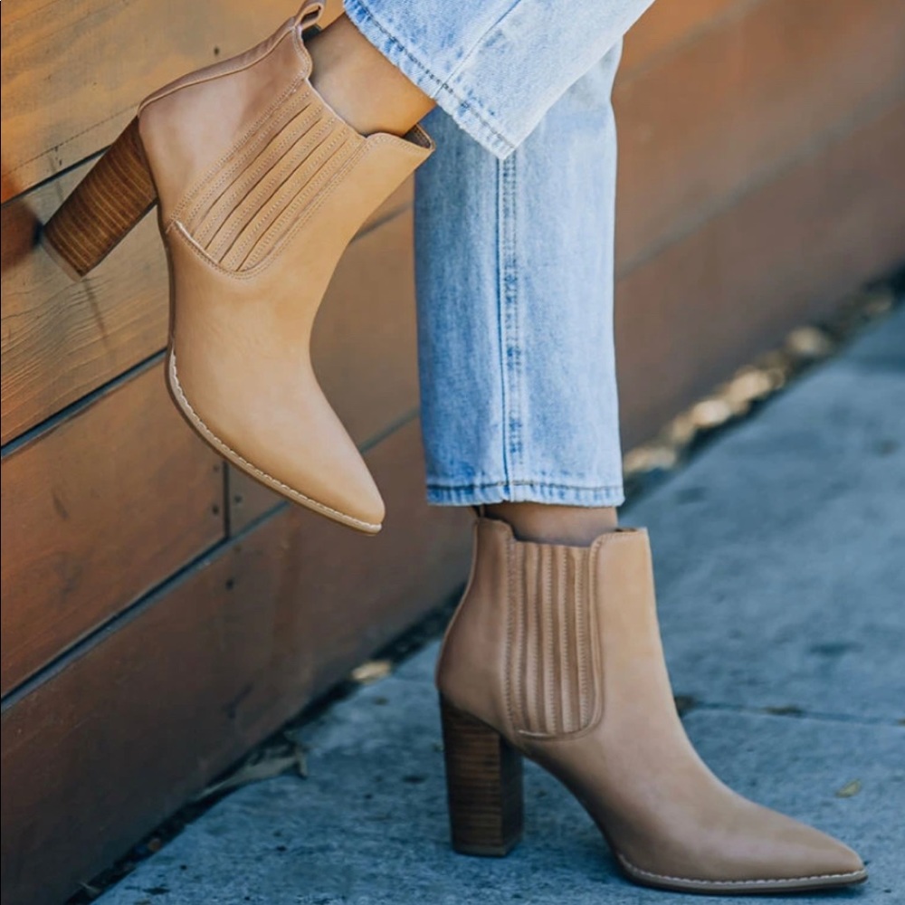 Perfect for Fall NWT Sold Out Finley Bootie - Picture 3 of 15